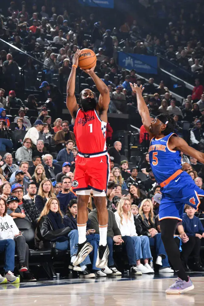 哈登新星大胜表现惊艳山东男篮围绕NBA常规赛迎来里程碑，克里夫兰骑士再遭质疑备战CBA季后赛看傻球迷的简单介绍